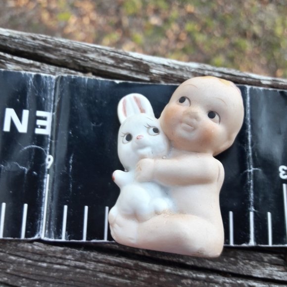 Mini Dollhouse Baby Porcelain Vintage UOGC Taiwan Tiny Bunny Rabbit - Picture 8 of 9